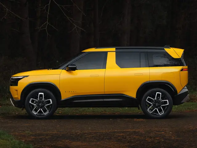 Tata Sierra 2025 side profile with bold retro styling